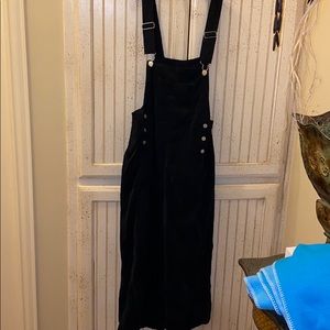 BLACK OVERALL CORDUROY JUMPSUIT